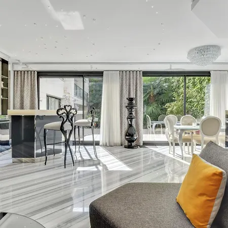 D'exception - Proche Tour Eiffel