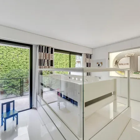 D'exception - Proche Tour Eiffel * Párizs