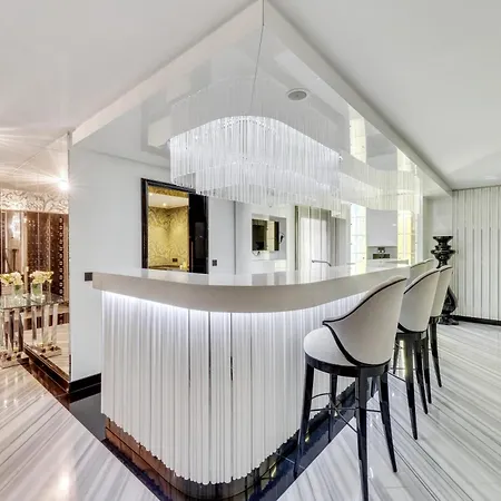 D'exception - Proche Tour Eiffel * Párizs